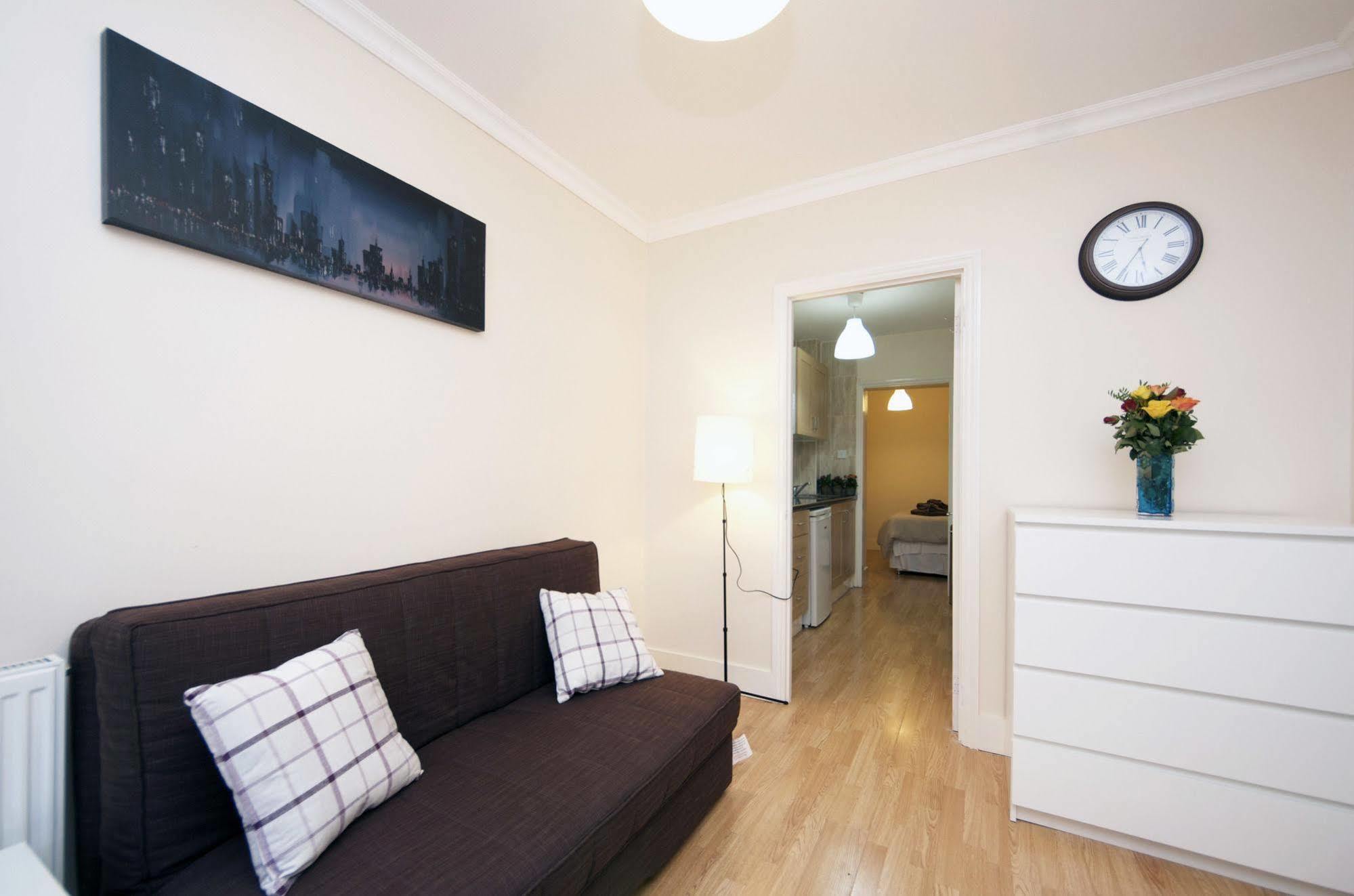 W14 Apartments London Bagian luar foto
