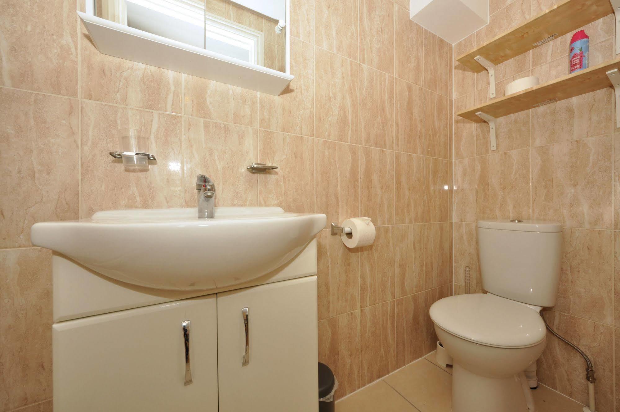 W14 Apartments London Bagian luar foto