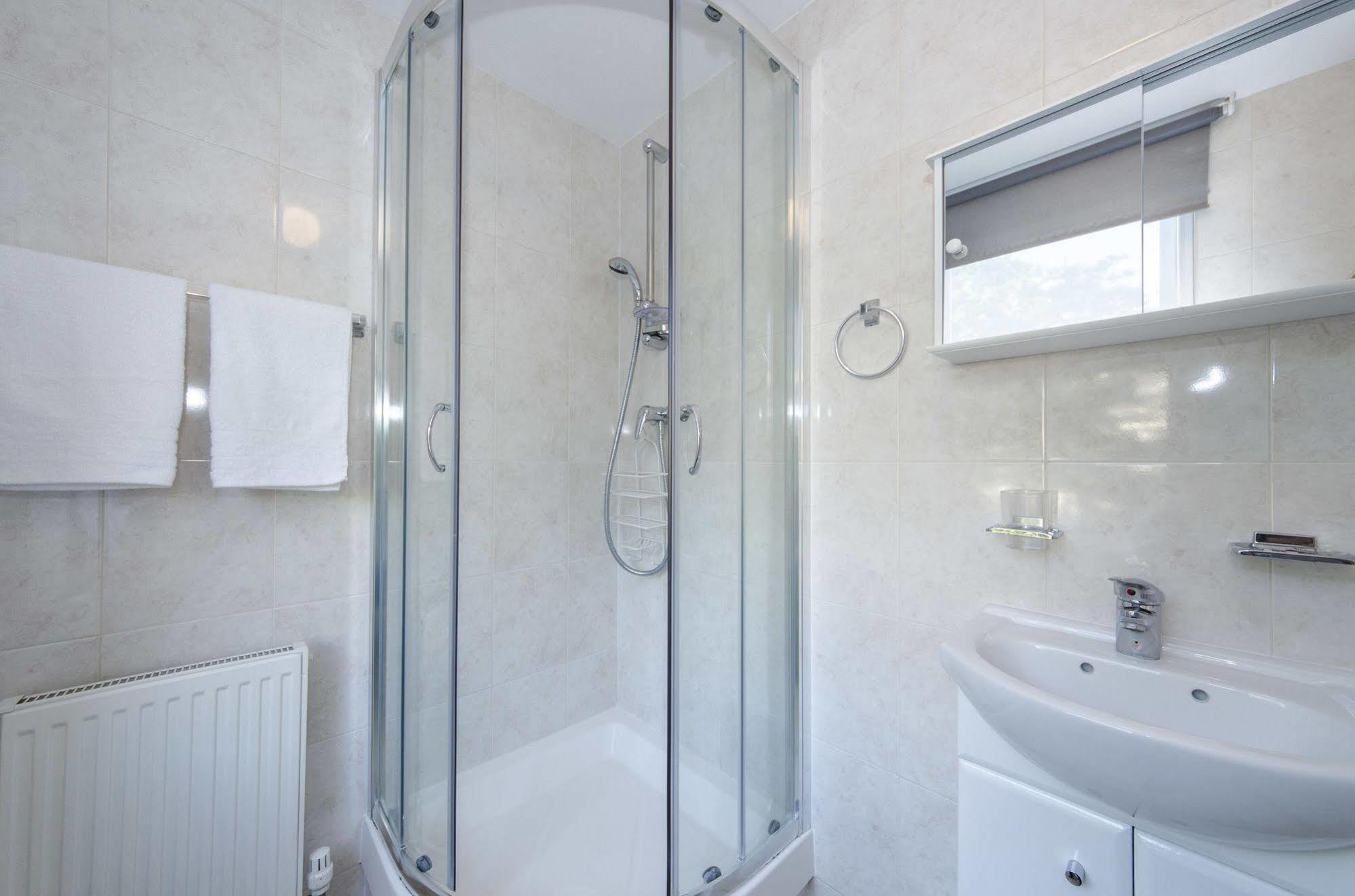 W14 Apartments London Bagian luar foto