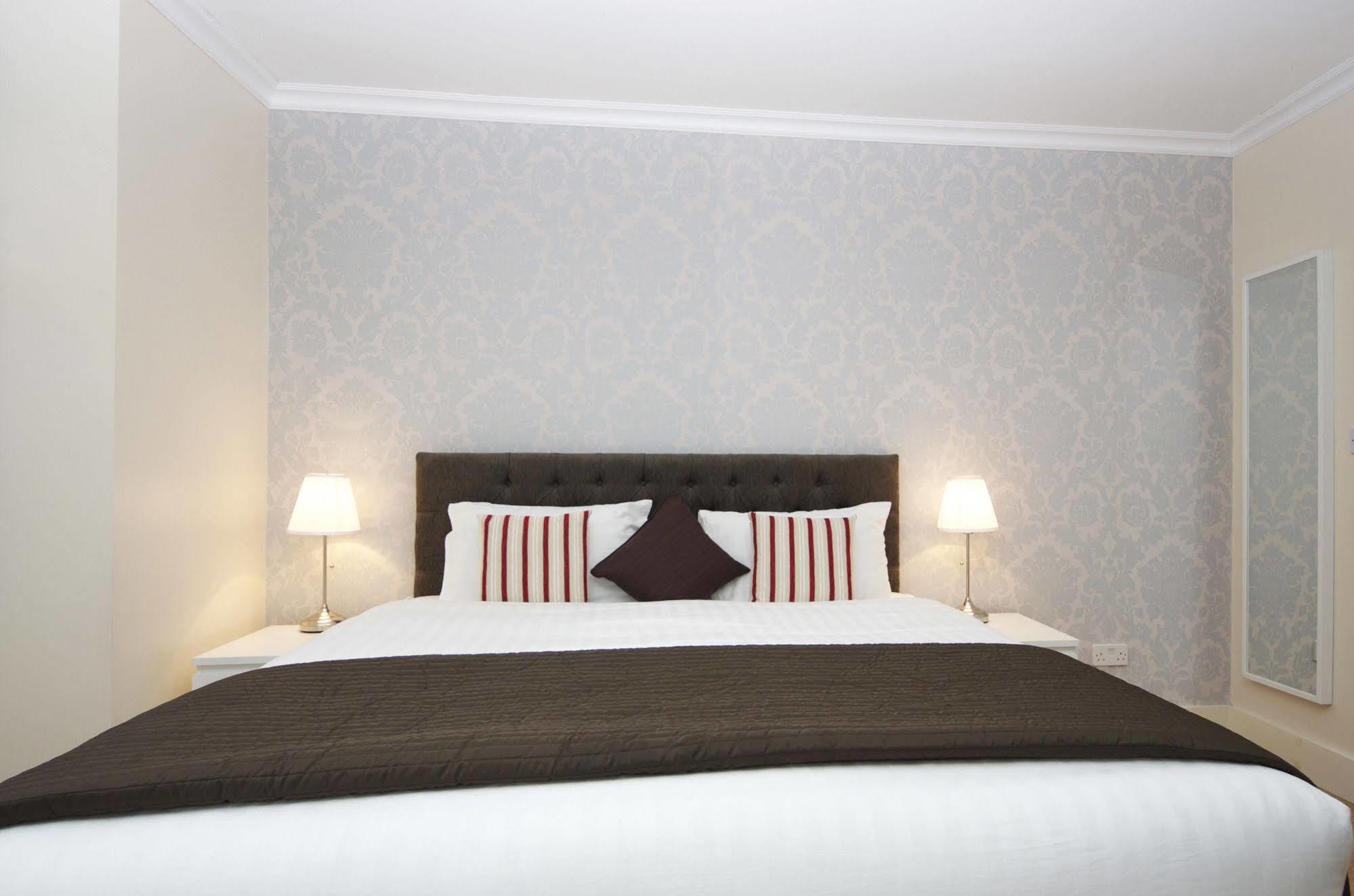 W14 Apartments London Bagian luar foto