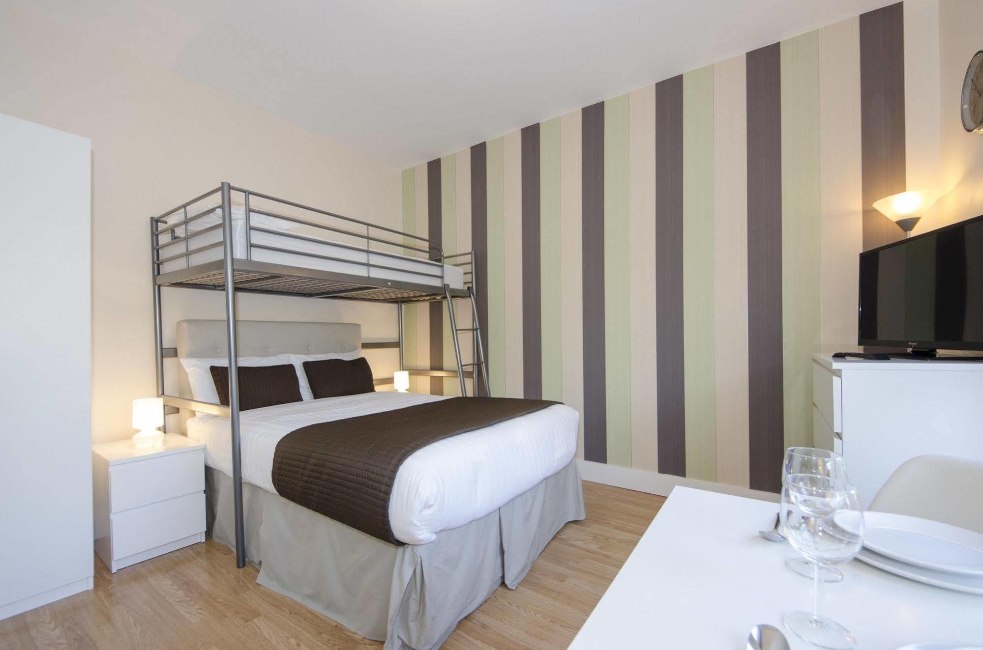W14 Apartments London Bagian luar foto