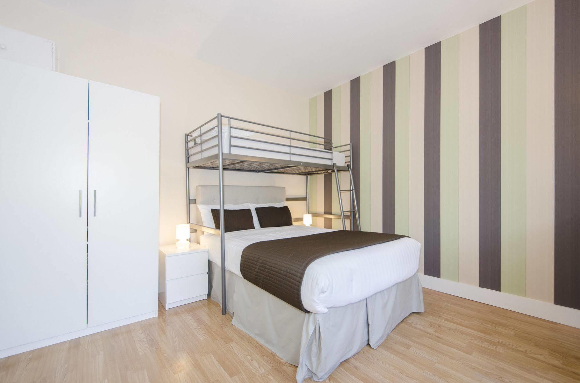W14 Apartments London Bagian luar foto
