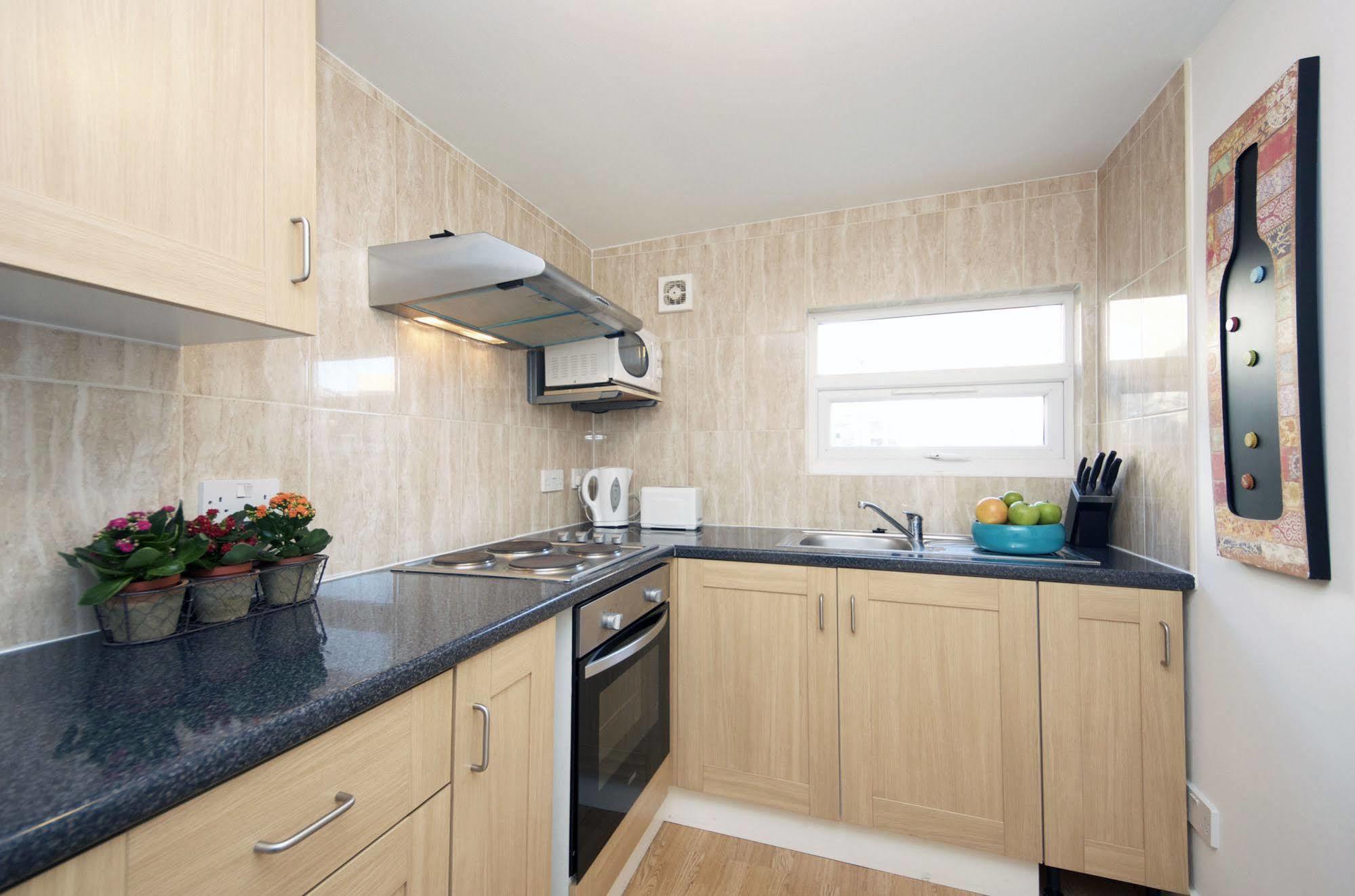 W14 Apartments London Bagian luar foto