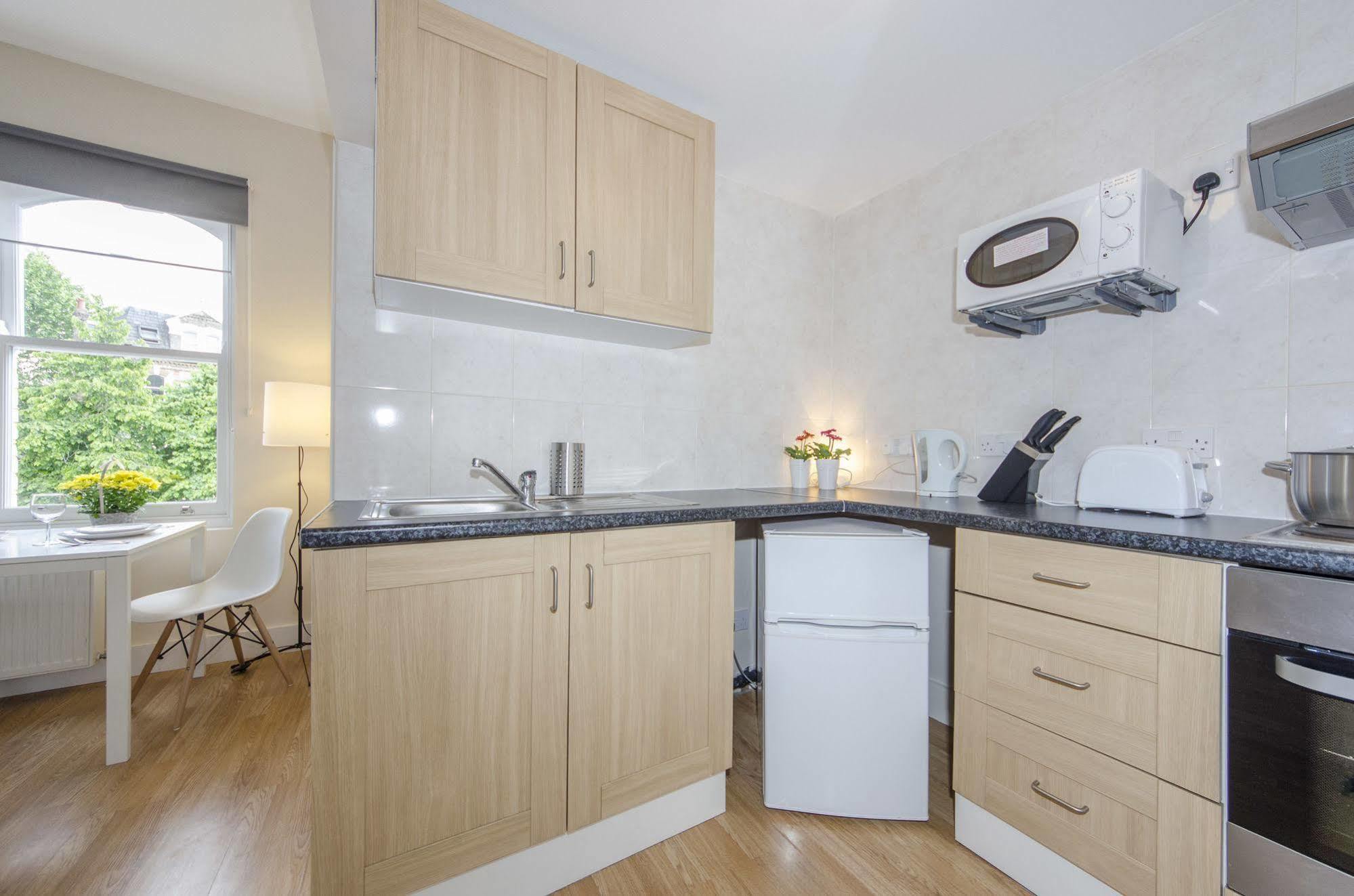 W14 Apartments London Bagian luar foto