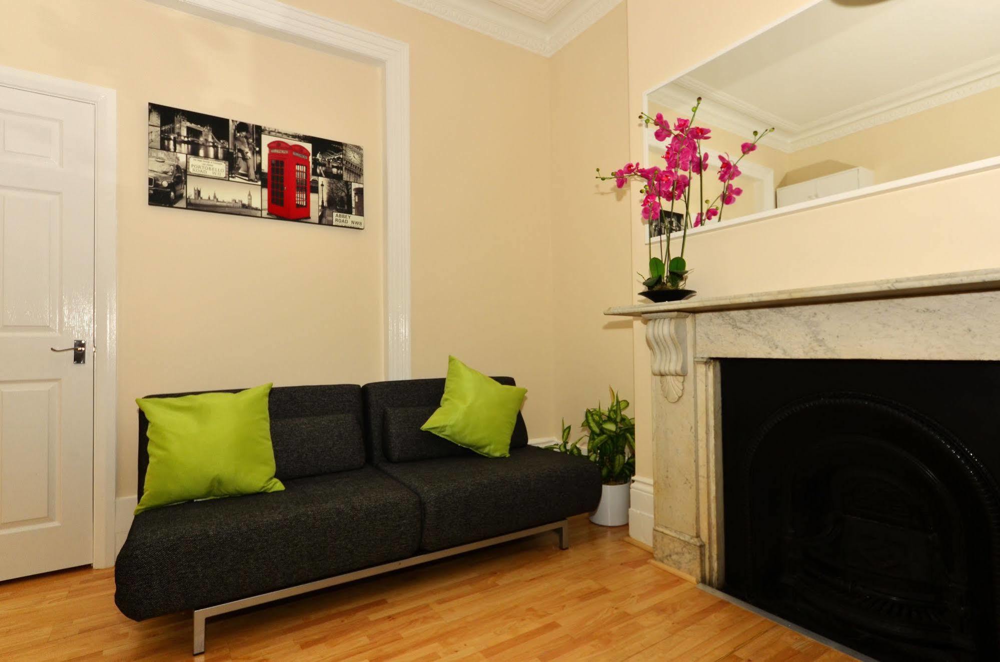 W14 Apartments London Bagian luar foto