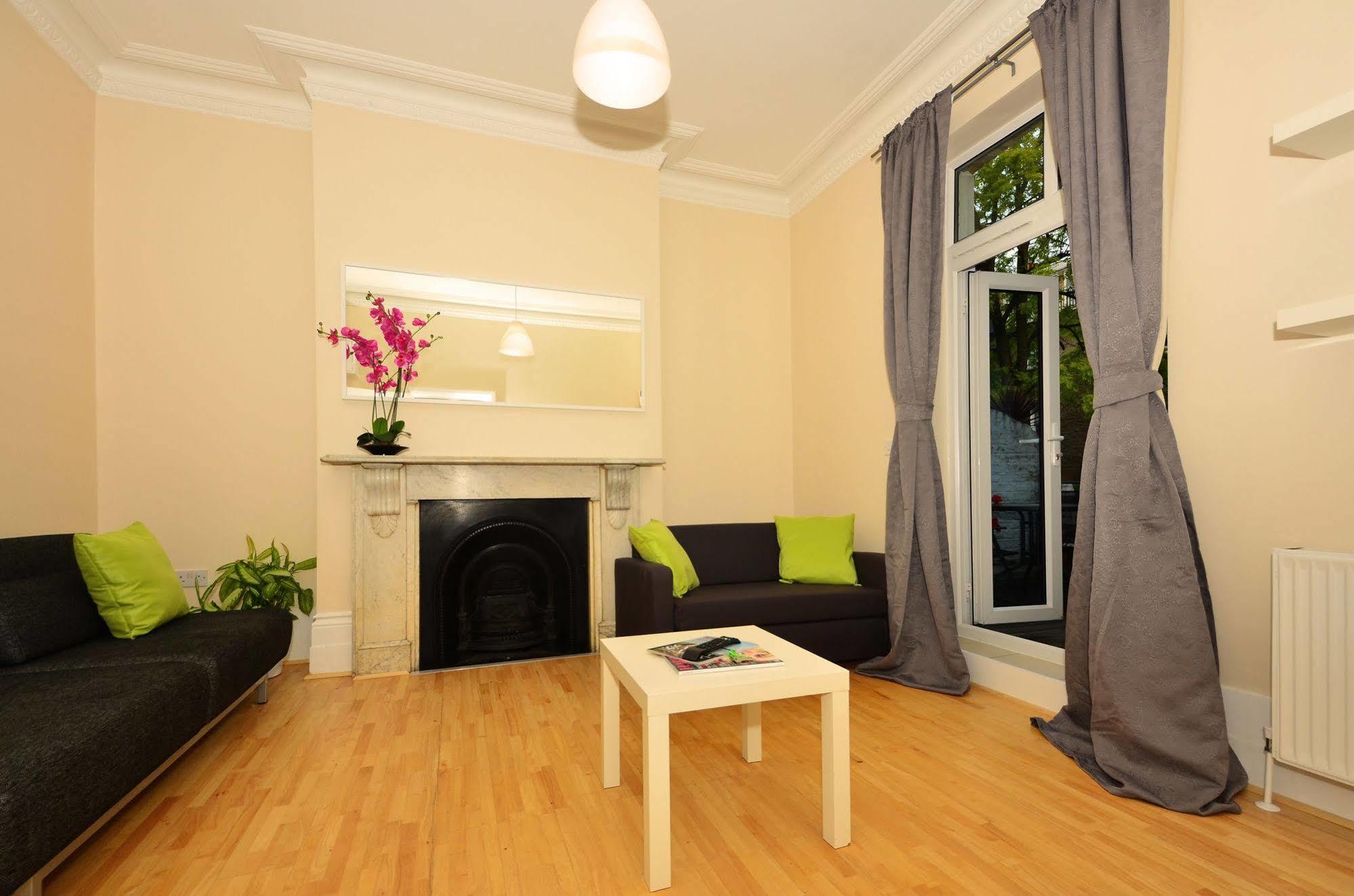 W14 Apartments London Bagian luar foto