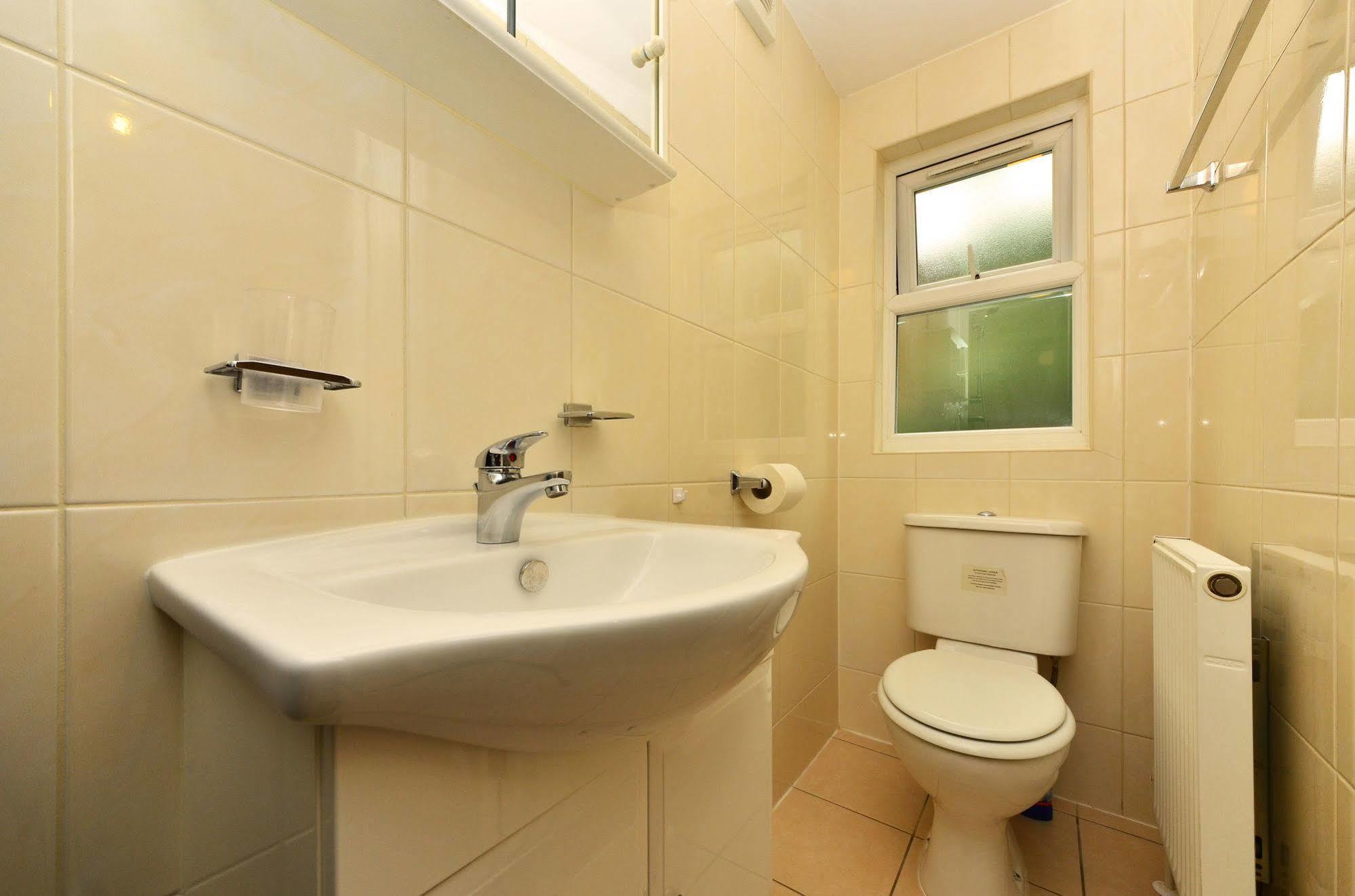 W14 Apartments London Bagian luar foto