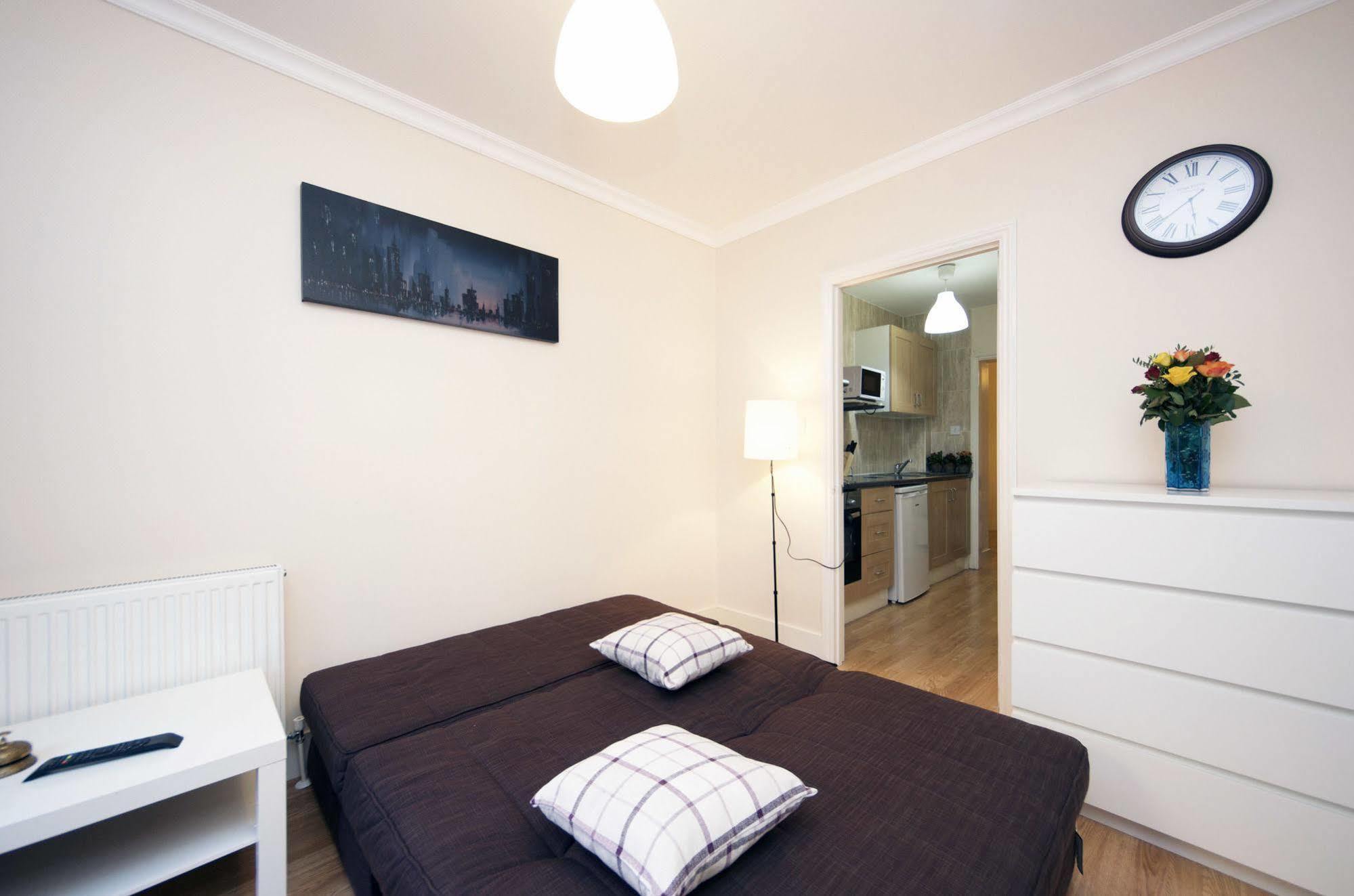 W14 Apartments London Bagian luar foto