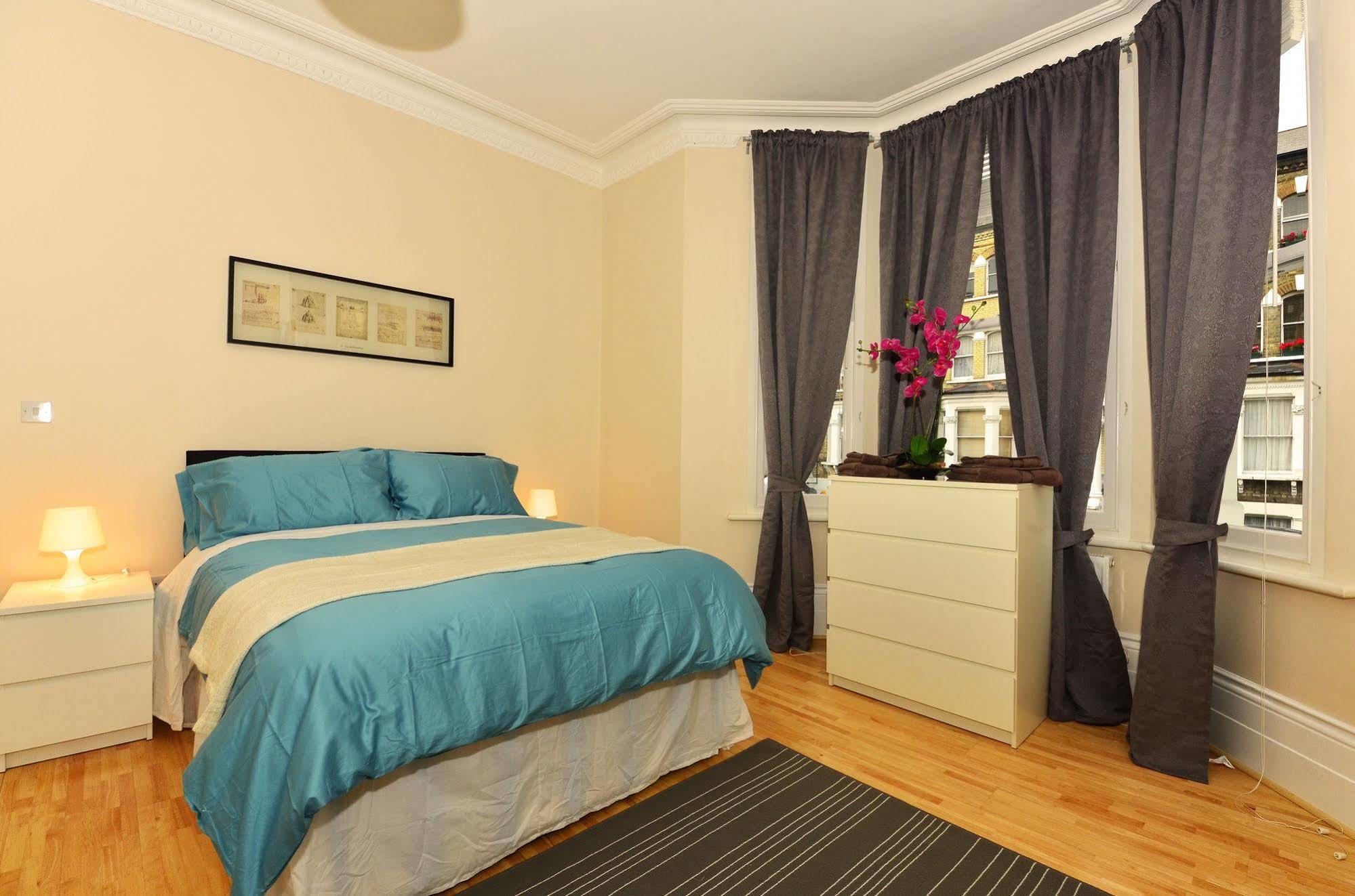 W14 Apartments London Bagian luar foto